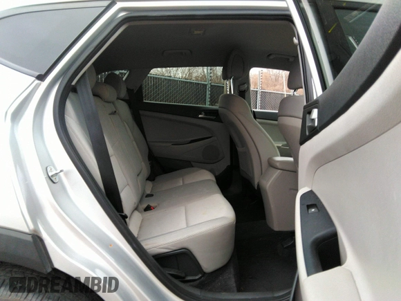 2018 Hyundai Tucson SEL Plus z VIN KM8J33A45JU721578, wystawiony jako IAAI lot #35888463 z przebiegiem 79 377 mil mil oraz . Historia ofert i sprzedaży dostępna na DreamBid. Obrazek 8.