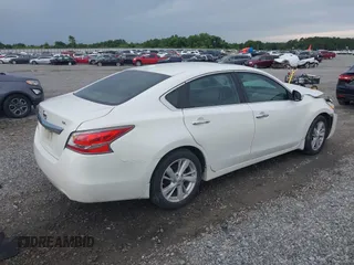 2015 Nissan Altima 2.5 with VIN 1N4AL3APXFN405079, listed as a IAAI auction lot 42463237 with 244,848 mi miles and . Bid and sale history available at DreamBid. Image 4.