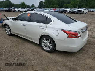 2015 Nissan Altima SV z VIN 1N4AL3AP2FC116869, wystawiony jako Copart lot #56748255 z przebiegiem 129 818 mil mil oraz Czysty tytuł • Clean title. Historia ofert i sprzedaży dostępna na DreamBid. Obrazek 2.