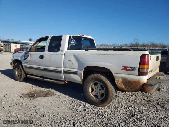 2000 Chevrolet Silverado 1500 LT with VIN 1GCEK19T0YE111021, listed as a Copart auction lot 89134345 with 331,038 mi miles and Salvage Title. Bid and sale history available at carsss.com. Image 2.
