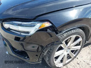 2016 Volvo XC90 T6 Inscription with VIN YV4A22PL6G1064524, listed as a IAAI auction lot 41795921 with 111,483 mi miles. Bid and sale history available at carsss.com. Image 6.