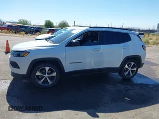 2022 Jeep Compass Latitude with VIN 3C4NJCBB3NT202358, listed as a IAAI auction lot 40755276 with 24,073 mi miles and . Bid and sale history available at carsss.com. Image 15.