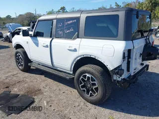 2024 Ford Bronco Outer Banks with VIN 1FMDE8BH6RLB35995, listed as a IAAI auction lot 41712075 with 3,733 mi miles. Bid and sale history available at carsss.com. Image 3.