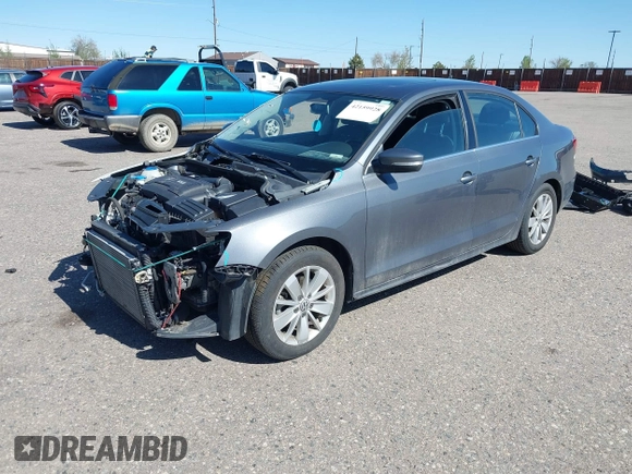 2015 Volkswagen Jetta SE с VIN 3VWD07AJ0FM262590, выставлен на аукционе IAAI как лот 42159928 с пробегом 110 895 миль миль и . История ставок и продаж доступна на DreamBid. Изображение 2.