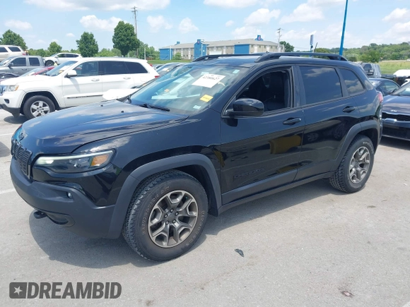 2020 Jeep Cherokee Latitude z VIN 1C4PJMCX3LD584466, wystawiony jako IAAI lot #42380627 z przebiegiem 53 062 mil mil oraz . Historia ofert i sprzedaży dostępna na DreamBid. Obrazek 18.