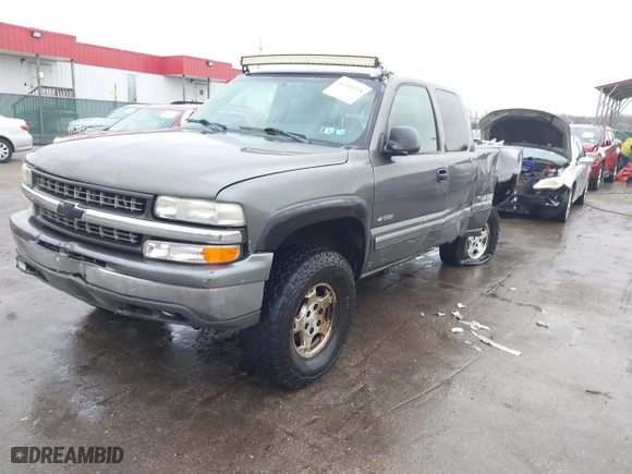 2000 Chevrolet Silverado 1500 LS with VIN 1GCEK19T6YE274790, listed as a IAAI auction lot 41560358 with 244,940 mi miles. Bid and sale history available at carsss.com. Image 16.