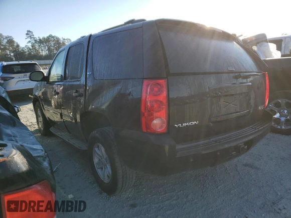 2013 GMC Yukon SLT with VIN 1GKS1CE04DR311520, listed as a Copart auction lot 76018564 with 103,436 mi miles and Salvage Title. Bid and sale history available at carsss.com. Image 2.