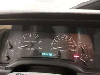 1999 Jeep Cherokee Sport z VIN 1J4FF68S4XL668081, wystawiony jako IAAI lot #42304649 z przebiegiem 194 470 mil mil oraz . Historia ofert i sprzedaży dostępna na DreamBid. Obrazek 7.