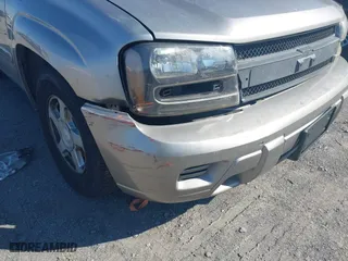 2002 Chevrolet TrailBlazer LTZ with VIN 1GNDT13S722204501, listed as a IAAI auction lot 41658875 with 162,007 mi miles. Bid and sale history available at carsss.com. Image 6.