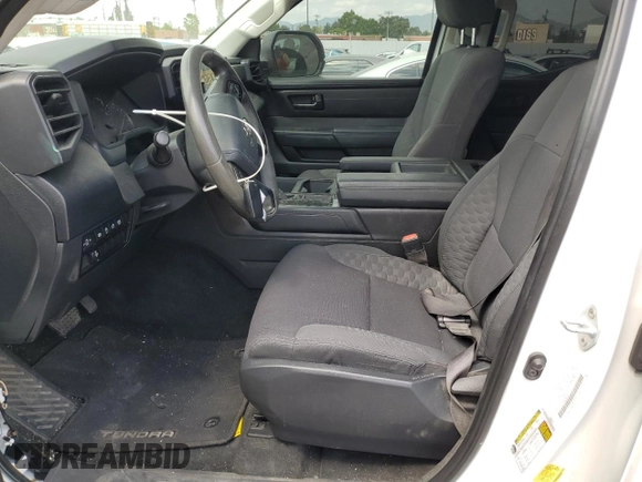 2022 Toyota Tundra SR z VIN 5TFKB5AA5NX008200, wystawiony jako Copart lot #51174545 z przebiegiem 51 898 mil mil oraz Szkoda całkowita • Salvage title. Historia ofert i sprzedaży dostępna na DreamBid. Obrazek 7.