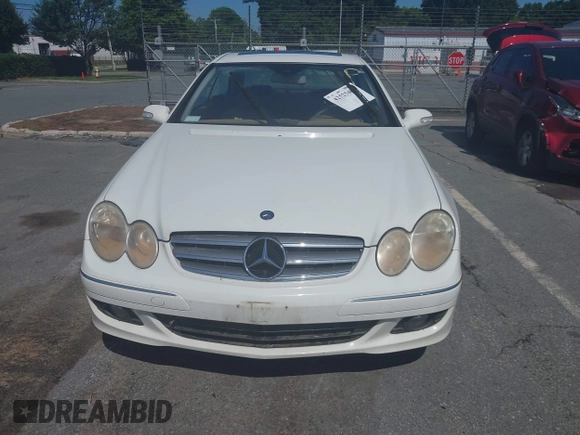 2008 Mercedes-Benz CLK 350 с VIN WDBTJ56H28F253753, выставлен на аукционе IAAI как лот 42525405 с пробегом Не указан миль и . История ставок и продаж доступна на DreamBid. Изображение 12.