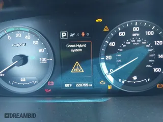 2017 Hyundai Sonata Hybrid SE with VIN KMHE24L11HA045879, listed as a IAAI auction lot 41841807 with 220,755 mi miles. Bid and sale history available at carsss.com. Image 19.