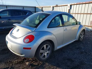 2006 Volkswagen New Beetle Coupe with VIN 3VWRW31C76M420759, listed as a IAAI auction lot 41406398 with 120,287 mi miles. Bid and sale history available at carsss.com. Image 4.