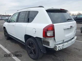 2016 Jeep Compass Latitude with VIN 1C4NJCEA3GD735161, listed as a IAAI auction lot 40881008 with 126,384 mi miles. Bid and sale history available at carsss.com. Image 3.