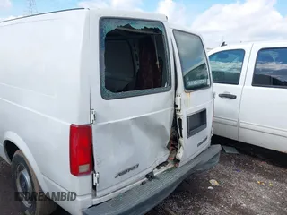 1998 Chevrolet Astro Cargo Van with VIN 1GCDM19WXWB139102, listed as a IAAI auction lot 41540799 with 226,511 mi miles. Bid and sale history available at carsss.com. Image 6.