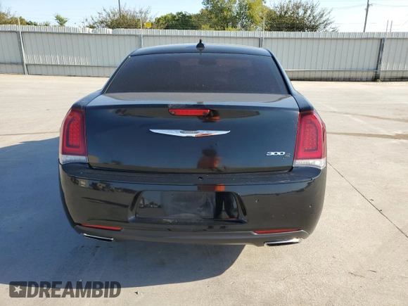 2020 Chrysler 300 S z VIN 2C3CCABG6LH137405, wystawiony jako Copart lot #73434754 z przebiegiem 68 064 mil mil oraz Czysty tytuł • Clean title. Historia ofert i sprzedaży dostępna na DreamBid. Obrazek 6.