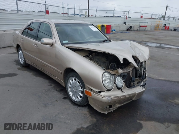 2001 Mercedes-Benz E 320 z VIN WDBJF65J71B245423, wystawiony jako IAAI lot #42117041 z przebiegiem 143 885 mil mil oraz . Historia ofert i sprzedaży dostępna na DreamBid. Obrazek 1.