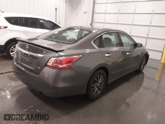 2015 Nissan Altima S with VIN 1N4AL3AP1FN914462, listed as a IAAI auction lot 41700362 with 127,042 mi miles and . Bid and sale history available at carsss.com. Image 4.