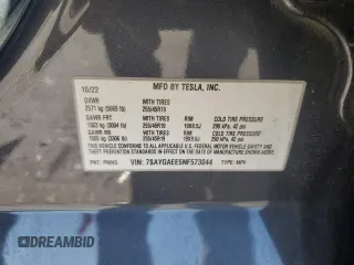 2022 Tesla Model Y Long Range z VIN 7SAYGAEE5NF573044, wystawiony jako Copart lot #49230835 z przebiegiem 41 220 mil mil oraz Szkody całkowita. Historia ofert i sprzedaży dostępna na DreamBid. Obrazek 15.