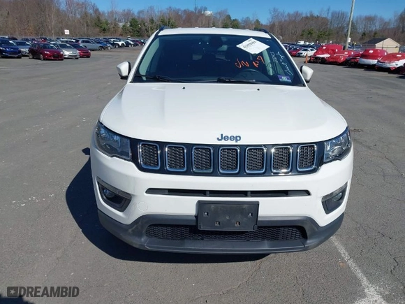 2020 Jeep Compass Latitude with VIN 3C4NJDBB7LT130048, listed as a IAAI auction lot 41898050 with 92,664 mi miles. Bid and sale history available at carsss.com. Image 6.