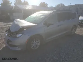 2021 Chrysler Voyager LXI with VIN 2C4RC1DGXMR521184, listed as a Copart auction lot 45634205 with 118,211 mi miles and Salvage Title. Bid and sale history available at carsss.com. Image 1.