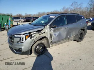 2023 GMC Terrain AT4 z VIN 3GKALYEG1PL229465, wystawiony jako Copart lot #48494955 z przebiegiem 23 865 mil mil oraz Szkoda całkowita • Salvage title. Historia ofert i sprzedaży dostępna na DreamBid. Obrazek 1.