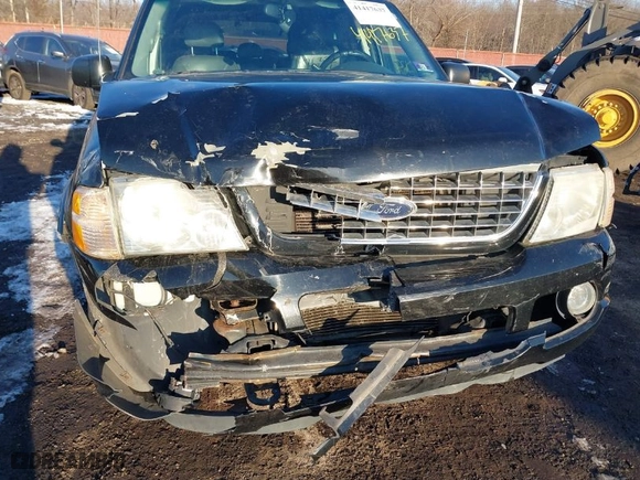 2003 Ford Explorer XLT with VIN 1FMDU73KX3ZA70158, listed as a IAAI auction lot 41417637 with 278,023 mi miles. Bid and sale history available at carsss.com. Image 6.