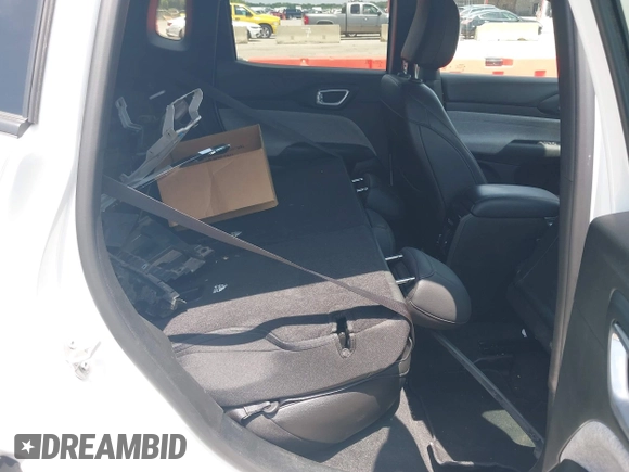 2024 Jeep Compass Latitude with VIN 3C4NJDBN6RT132814, listed as a IAAI auction lot 42437911 with 32,189 mi miles and . Bid and sale history available at DreamBid. Image 8.