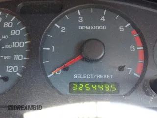 2003 Ford Mustang Standard z VIN 1FAFP40463F327753, wystawiony jako IAAI lot #42005257 z przebiegiem 325 449 mil mil oraz . Historia ofert i sprzedaży dostępna na DreamBid. Obrazek 16.