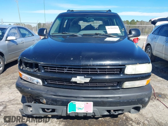 2002 Chevrolet Suburban Z71 with VIN 3GNFK16Z52G264577, listed as a IAAI auction lot 41581984 with 321,321 mi miles. Bid and sale history available at carsss.com. Image 12.