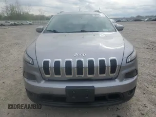 2017 Jeep Cherokee Latitude z VIN 1C4PJMCB3HW605851, wystawiony jako Copart lot #56299845 z przebiegiem 119 696 mil mil oraz Szkody całkowita. Historia ofert i sprzedaży dostępna na DreamBid. Obrazek 5.