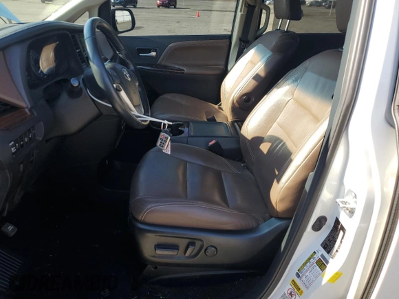 2017 Toyota Sienna XLE with VIN 5TDDZ3DC0HS164600, listed as a Copart auction lot 64262685 with 82,353 mi miles and Salvage title. Bid and sale history available at DreamBid. Image 7.