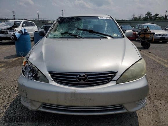 2006 Toyota Camry STD z VIN 4T1BE32K76U115783, wystawiony jako Copart lot #59911675 z przebiegiem 99 981 mil mil oraz Szkoda całkowita • Salvage title. Historia ofert i sprzedaży dostępna na DreamBid. Obrazek 5.