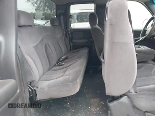 2001 GMC Sierra 1500 SLE z VIN 2GTEC19V711120871, wystawiony jako IAAI lot #42093793 z przebiegiem 271 247 mil mil oraz . Historia ofert i sprzedaży dostępna na DreamBid. Obrazek 8.