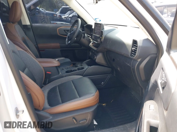 2022 Ford Bronco Sport Outer Banks with VIN 3FMCR9C6XNRE27616, listed as a IAAI auction lot 42321950 with 29,313 mi miles and . Bid and sale history available at DreamBid. Image 5.