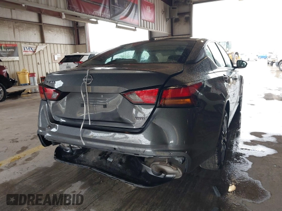 2025 Nissan Altima SV with VIN 1N4BL4DW2SN351266, listed as a IAAI auction lot 41869361 with 8,698 mi miles and . Bid and sale history available at DreamBid. Image 6.