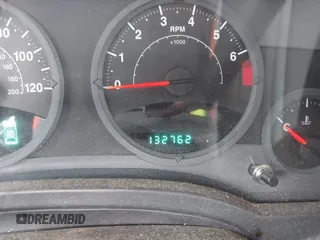 2007 Jeep Patriot Sport with VIN 1J8FT28W67D272456, listed as a IAAI auction lot 41672403 with 132,762 mi miles and . Bid and sale history available at DreamBid. Image 7.