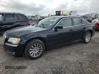 2013 Chrysler 300 z VIN 2C3CCAAGXDH615344, wystawiony jako Copart lot #54744005 z przebiegiem 149 234 mil mil oraz Szkoda całkowita • Salvage title. Historia ofert i sprzedaży dostępna na DreamBid. Obrazek 1.