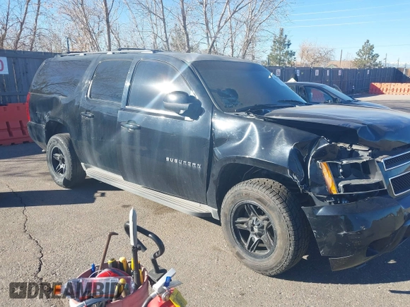 2013 Chevrolet Suburban LS with VIN 1GNSKHE76DR155667, listed as a IAAI auction lot 41053774 with 118,655 mi miles. Bid and sale history available at carsss.com. Image 1.
