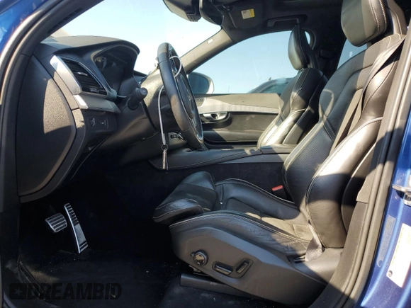 2016 Volvo XC90 R-Design with VIN YV4102KM8G1055989, listed as a Copart auction lot 74197424 with 102,600 mi miles and Salvage Title. Bid and sale history available at DreamBid. Image 7.