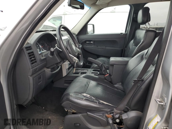 2012 Jeep Liberty Sport z VIN 1C4PJLAK4CW180680, wystawiony jako Copart lot #59358785 z przebiegiem 137 036 mil mil oraz Szkoda całkowita • Salvage title. Historia ofert i sprzedaży dostępna na DreamBid. Obrazek 7.