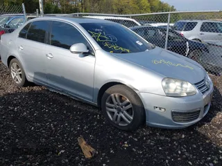 2006 Volkswagen Jetta 2.5L with VIN 3VWSG71K46M633522, listed as a IAAI auction lot 42175391 with Not provided miles and . Bid and sale history available at DreamBid. Image 1.