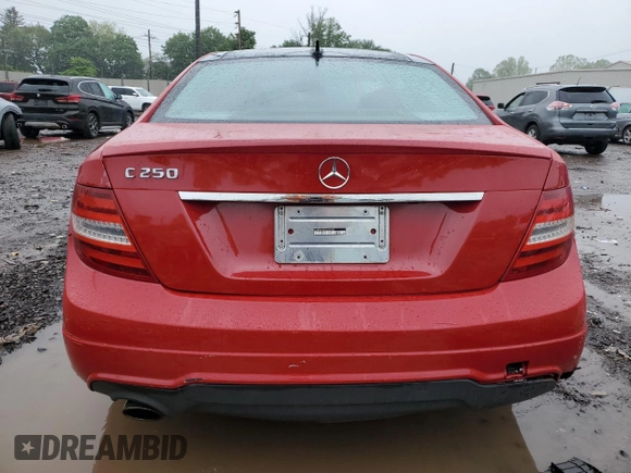 2012 Mercedes-Benz C 250 z VIN WDDGJ4HB7CF926198, wystawiony jako Copart lot #56890165 z przebiegiem 72 481 mil mil oraz Czysty tytuł • Clean title. Historia ofert i sprzedaży dostępna na DreamBid. Obrazek 6.