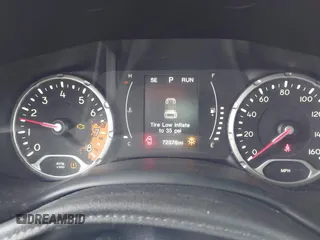 2017 Jeep Renegade Sport with VIN ZACCJBAB7HPE73406, listed as a IAAI auction lot 41721971 with 72,376 mi miles and . Bid and sale history available at carsss.com. Image 7.