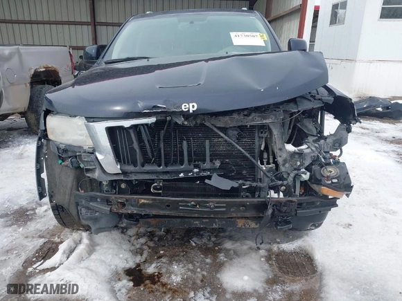 2011 Jeep Grand Cherokee Laredo with VIN 1J4RR4GG0BC610046, listed as a IAAI auction lot 41730587 with 177,032 mi miles. Bid and sale history available at carsss.com. Image 6.