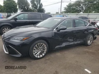 2022 Lexus ES with VIN 58AFZ1B1XNU133154, listed as a Copart auction lot 67235464 with 9,478 mi miles and Salvage Title. Bid and sale history available at carsss.com. Image 1.
