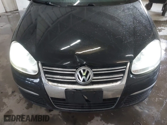 2010 Volkswagen Jetta Limited Edition with VIN 3VWAX7AJ5AM158961, listed as a IAAI auction lot 42322185 with 129,756 mi miles and . Bid and sale history available at DreamBid. Image 6.