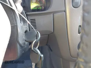 2005 Ford Explorer XLT с VIN 1FMZU73W25UA75010, выставлен на аукционе IAAI как лот 42508037 с пробегом 276 352 миль миль и . История ставок и продаж доступна на DreamBid. Изображение 11.