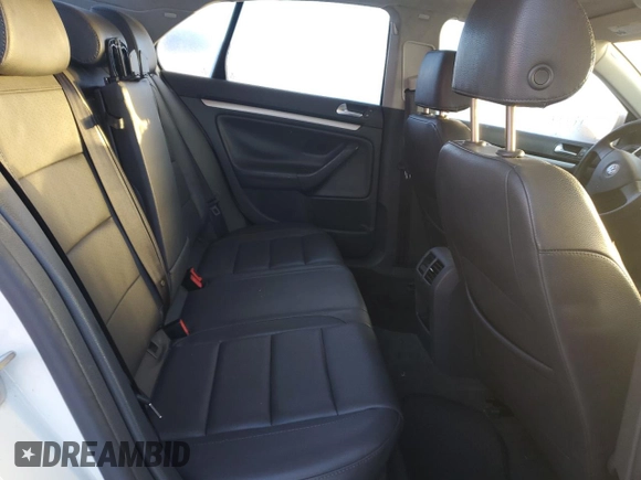 2006 Volkswagen Jetta 2.5L с VIN 3VWSF71K16M658025, выставлен на аукционе Copart как лот 87410524 с пробегом 78 604 миль миль и Списание • Salvage title. История ставок и продаж доступна на DreamBid. Изображение 11.