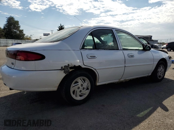 2002 Ford Escort Fleet Standard z VIN 3FAFP13P62R137425, wystawiony jako Copart lot #72697334 z przebiegiem 137 921 mil mil oraz Szkoda całkowita • Salvage title. Historia ofert i sprzedaży dostępna na DreamBid. Obrazek 3.